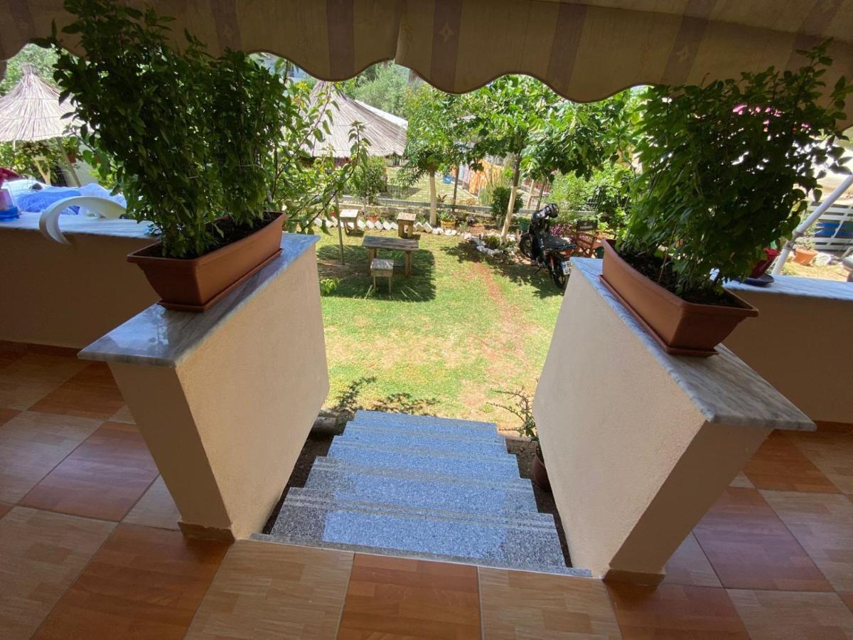 Areti Rooms Hotel Himara Zewnętrze zdjęcie
