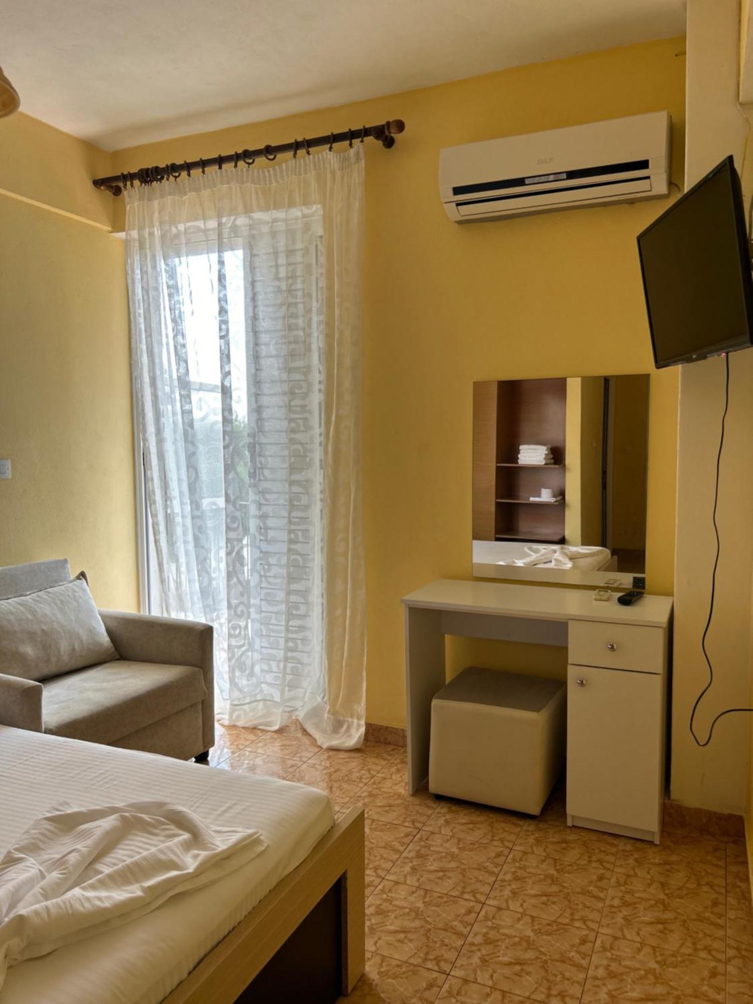Areti Rooms Hotel Himara Zewnętrze zdjęcie