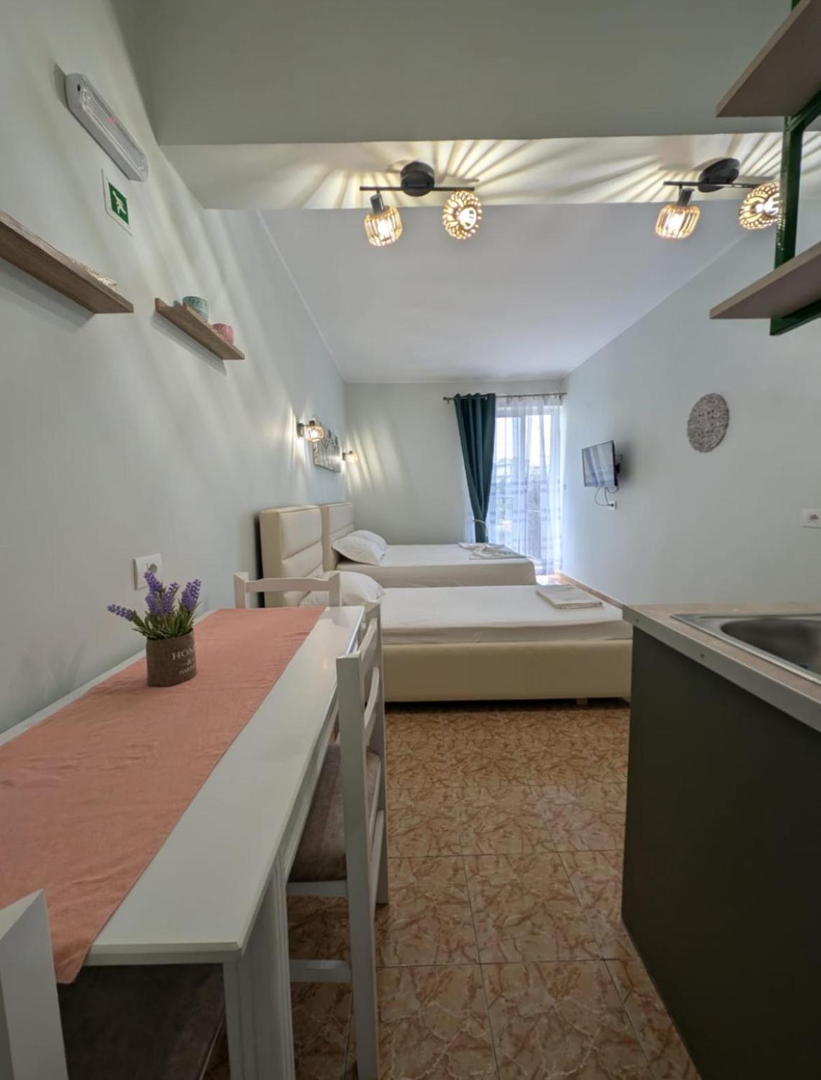 Areti Rooms Hotel Himara Zewnętrze zdjęcie